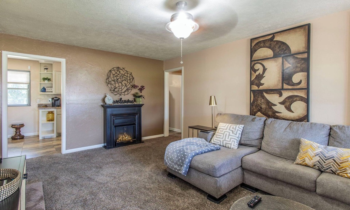 Del City House | Spacious 3-Bedroom Home - Pet Friendly with Fenced Backyard