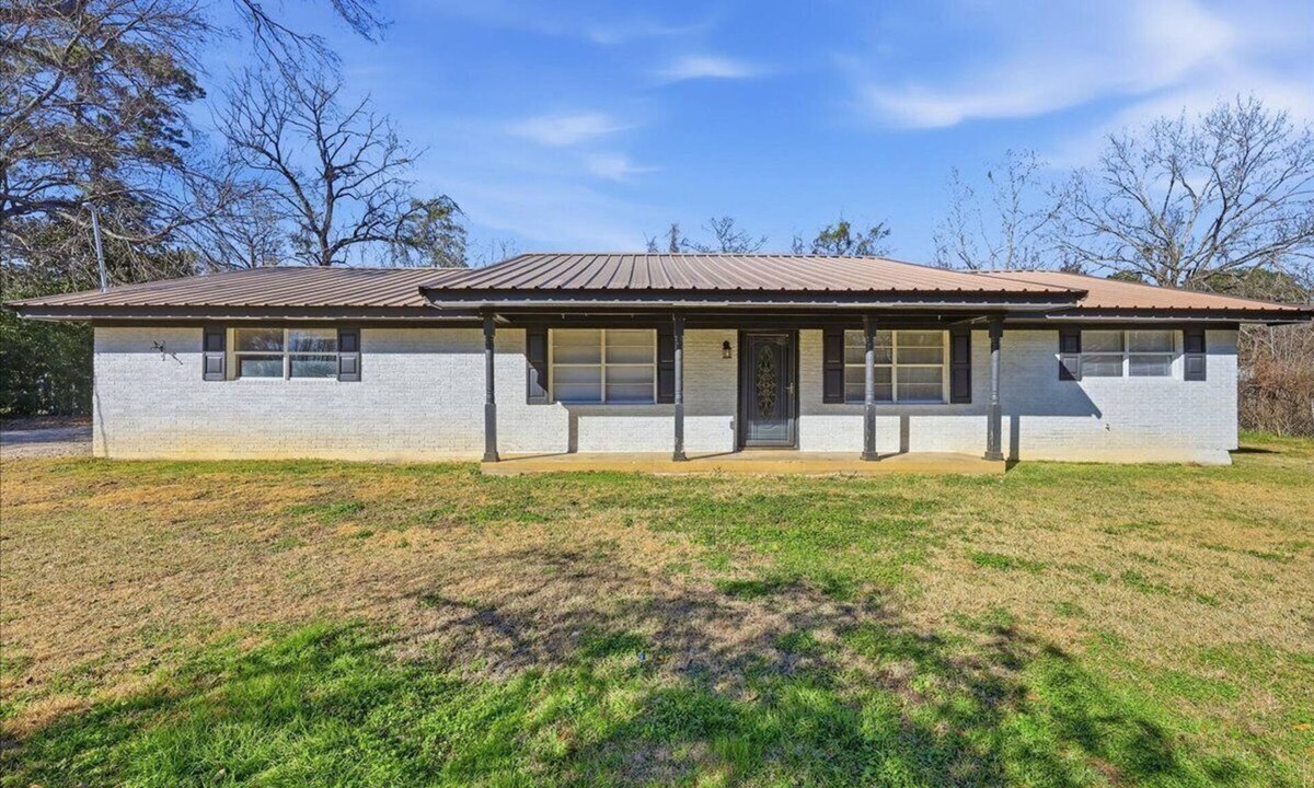 Voth House | Spacious 3 bedroom home in Vidor