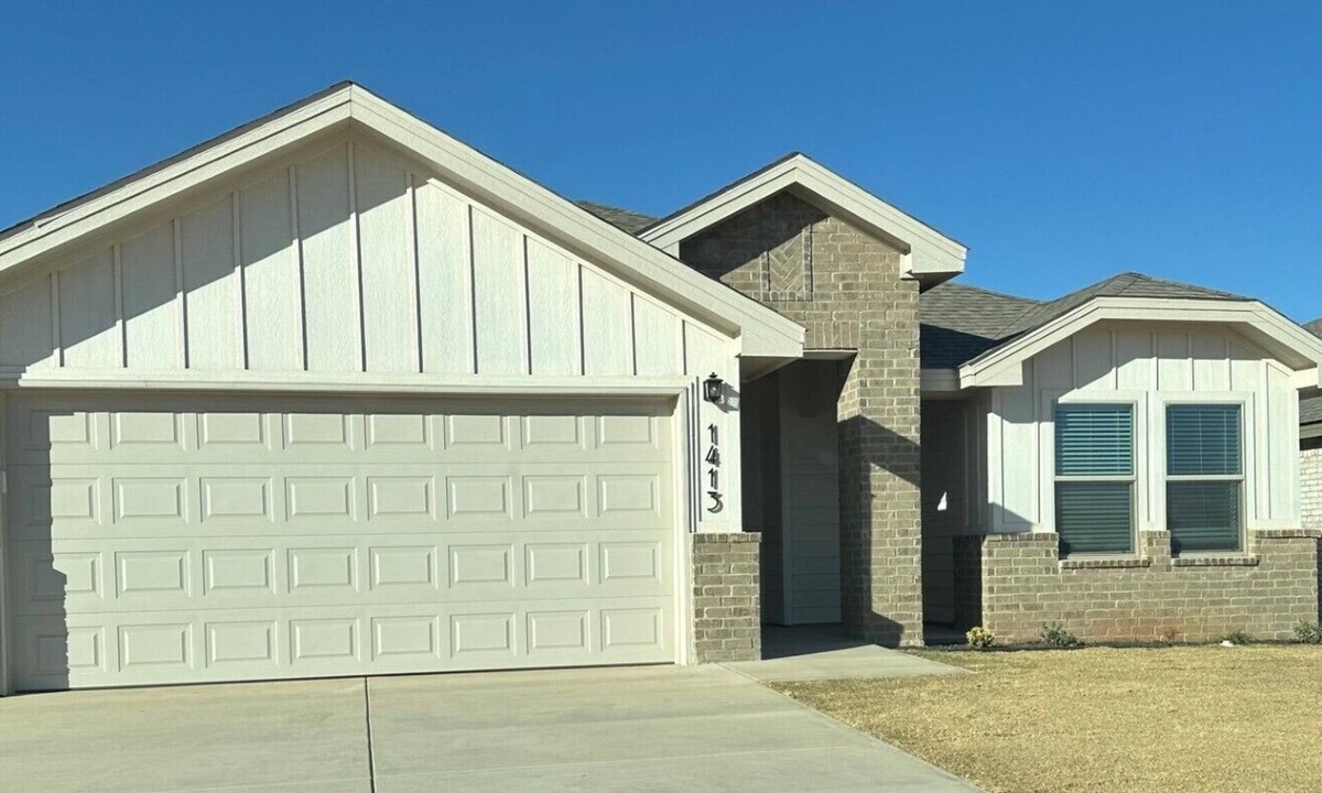 Midland House | Spacious 3-bedroom house in tranquil Midland with AC