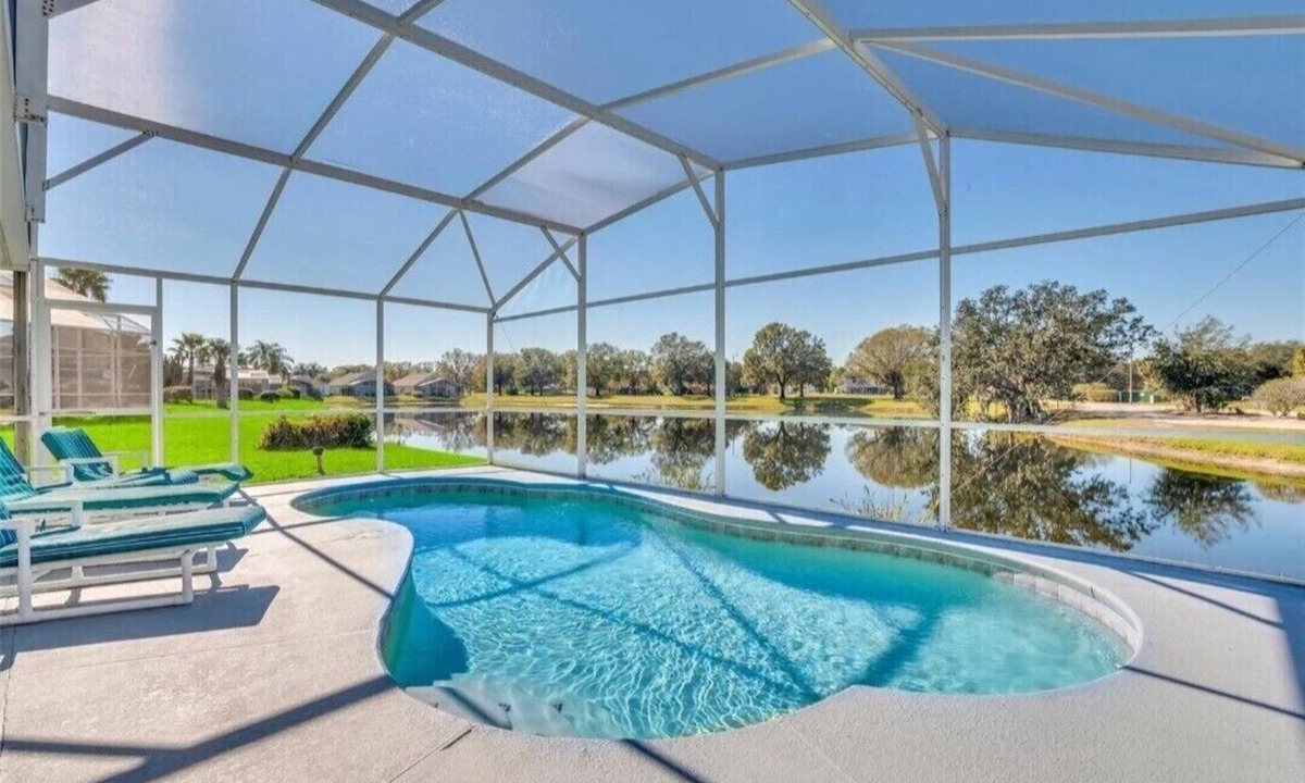Bridgewater Crossing House | Spacious 3 bedroom pool home
