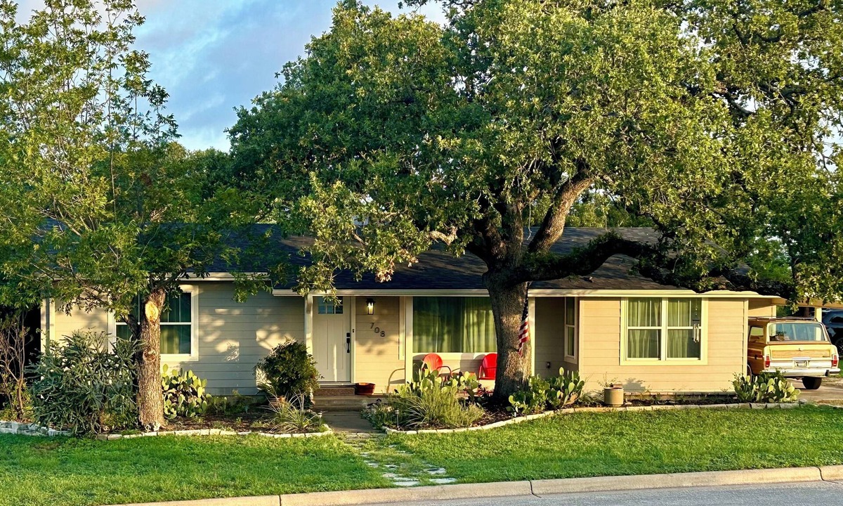 Marble Falls House | Spacious 3 bedroom hom in charming Marble Falls with WiFi, AC
