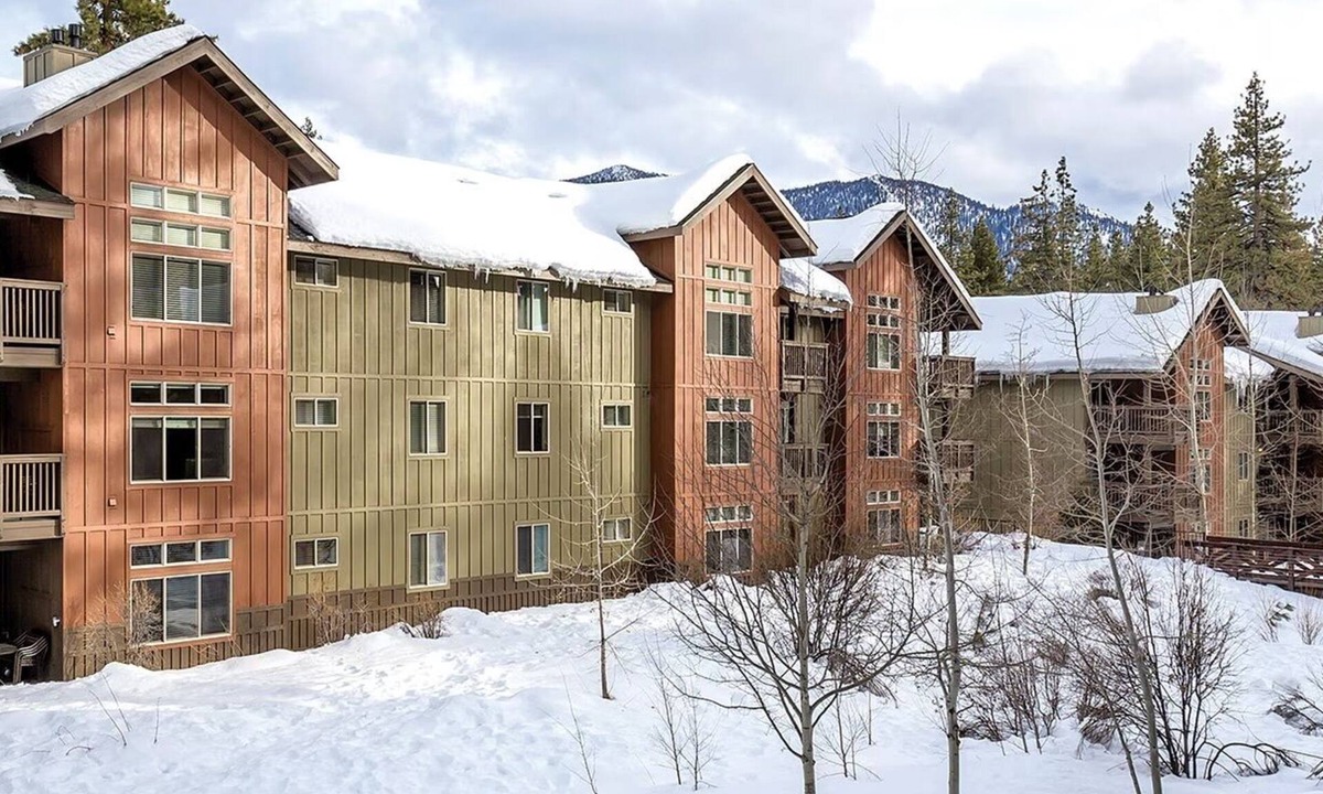 Round Hill Village Condo | Spacious 3-bedroom condo in terrific Zephyr Cove with fire place