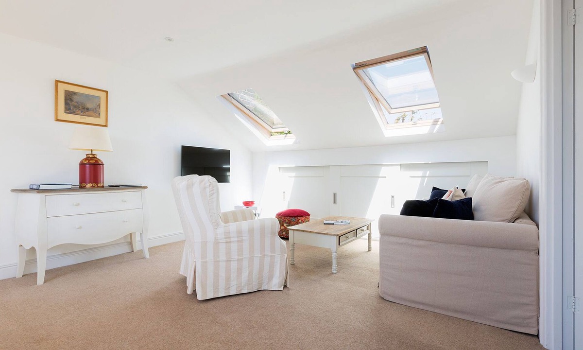 West Kensington Apartment | Spacious 3 bedrooms flat with terrace
