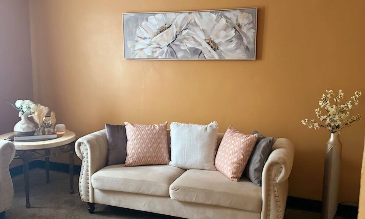 Homestead Apartment | Spacious 3 beds near Pittsburgh!