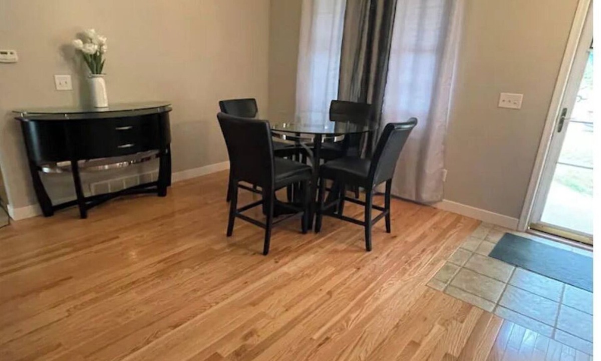 Battle Creek House | Spacious 3 BR home w/completed basement