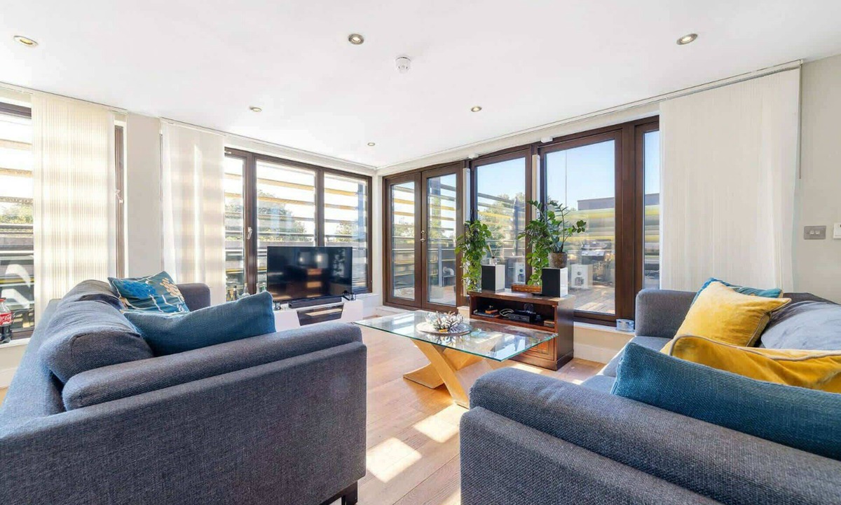 Lambeth Apartment | Spacious 3 Double Bed with Roof Terrace