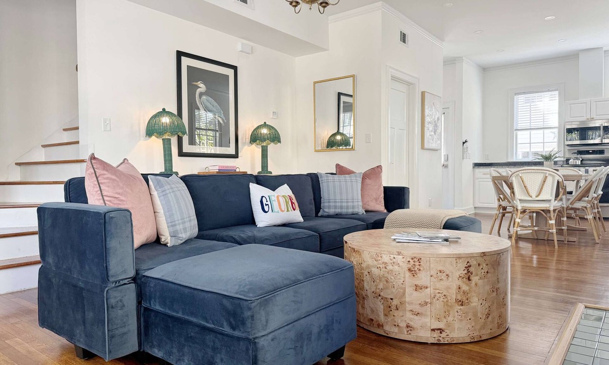 Dixon Park House | Spacious 3-Floor Downtown Retreat - Prime Location