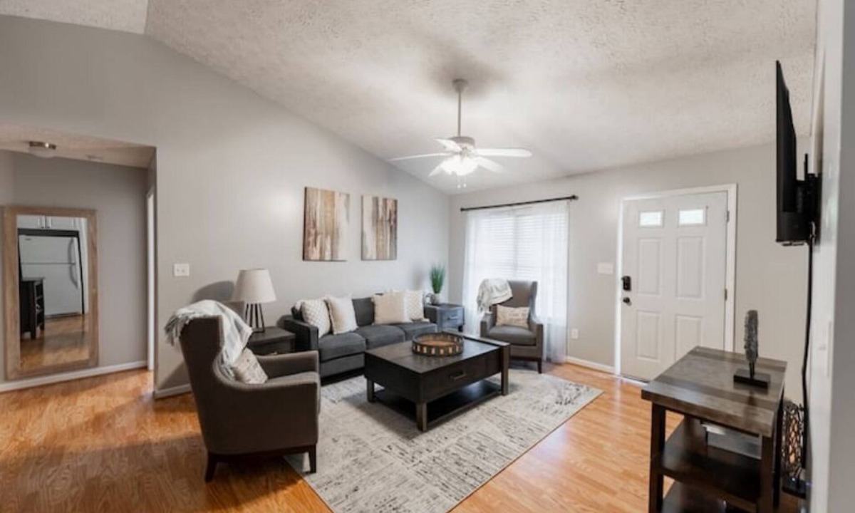 Danville House | Spacious 3bd/2ba near Casino