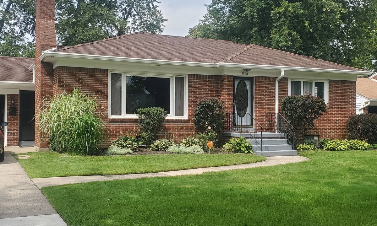 Amherst House | Spacious 3BR/2BA 20 min from Niagara Falls & the Buffalo Bills Stadium