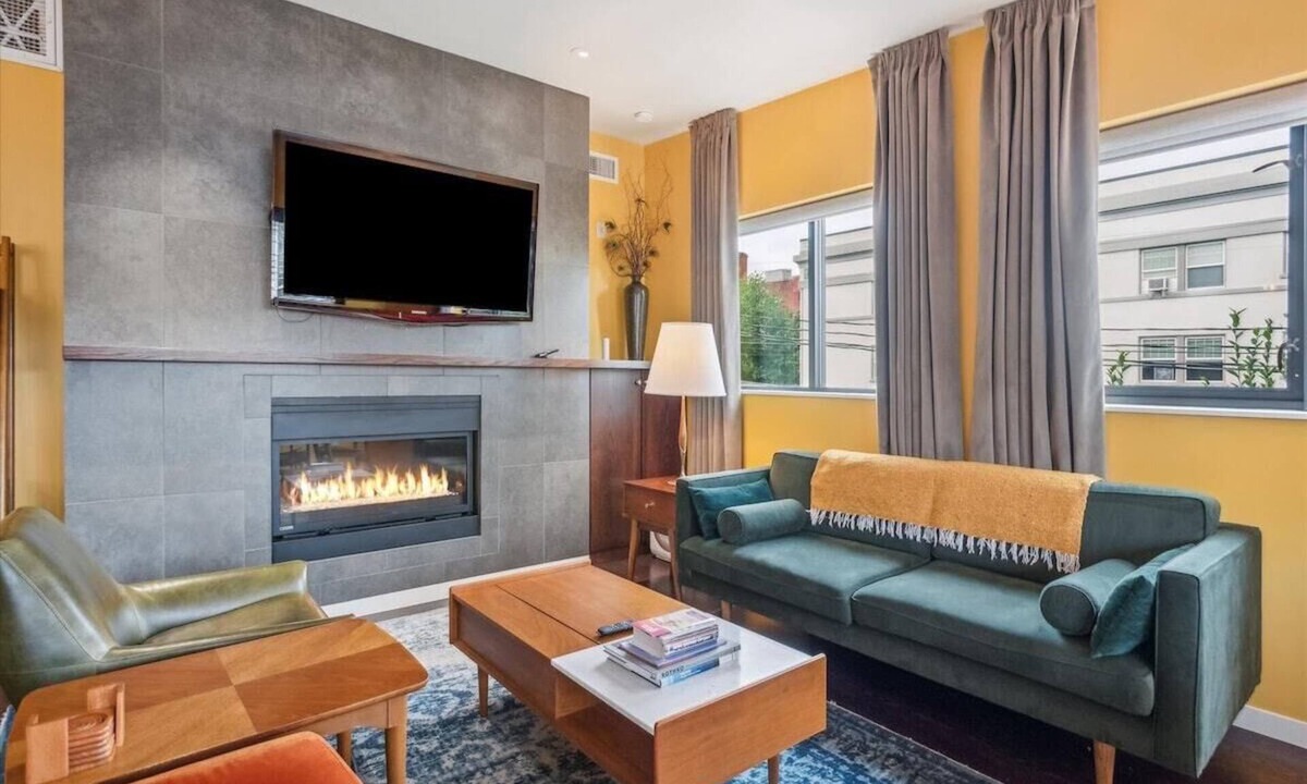 Belmont Hotel | Spacious 3BR/2BA w/Steam Shower, Gated Parking & Full Kitchen