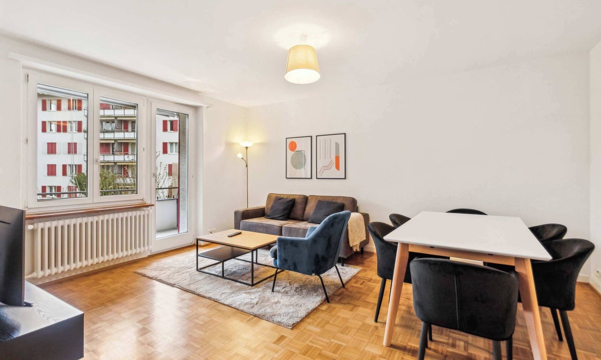 Alt-Wiedikon Apartment | Spacious 3BR Apartment near Museums & Zurich Center