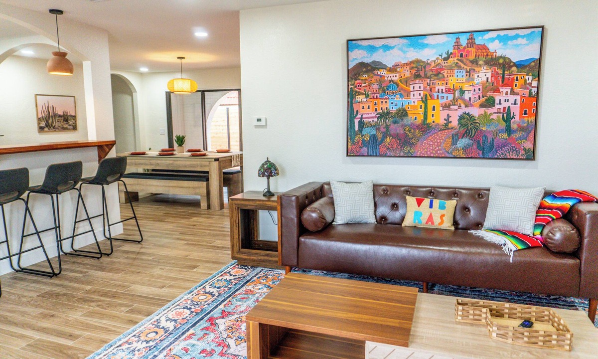 Clinton House | Spacious 3BR Home in Clinton. Weekly & Monthly Discounts Available!