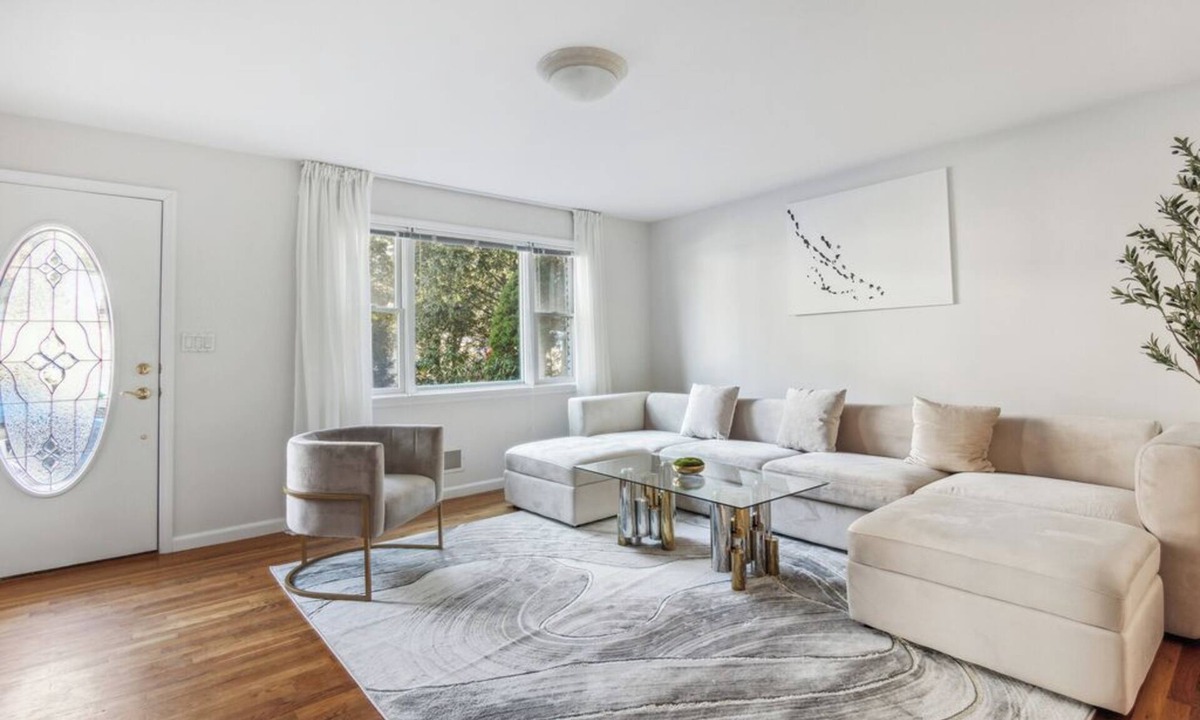 White Plains House | Spacious 3BR Home/Free Parking/Perfect for Families & Groups