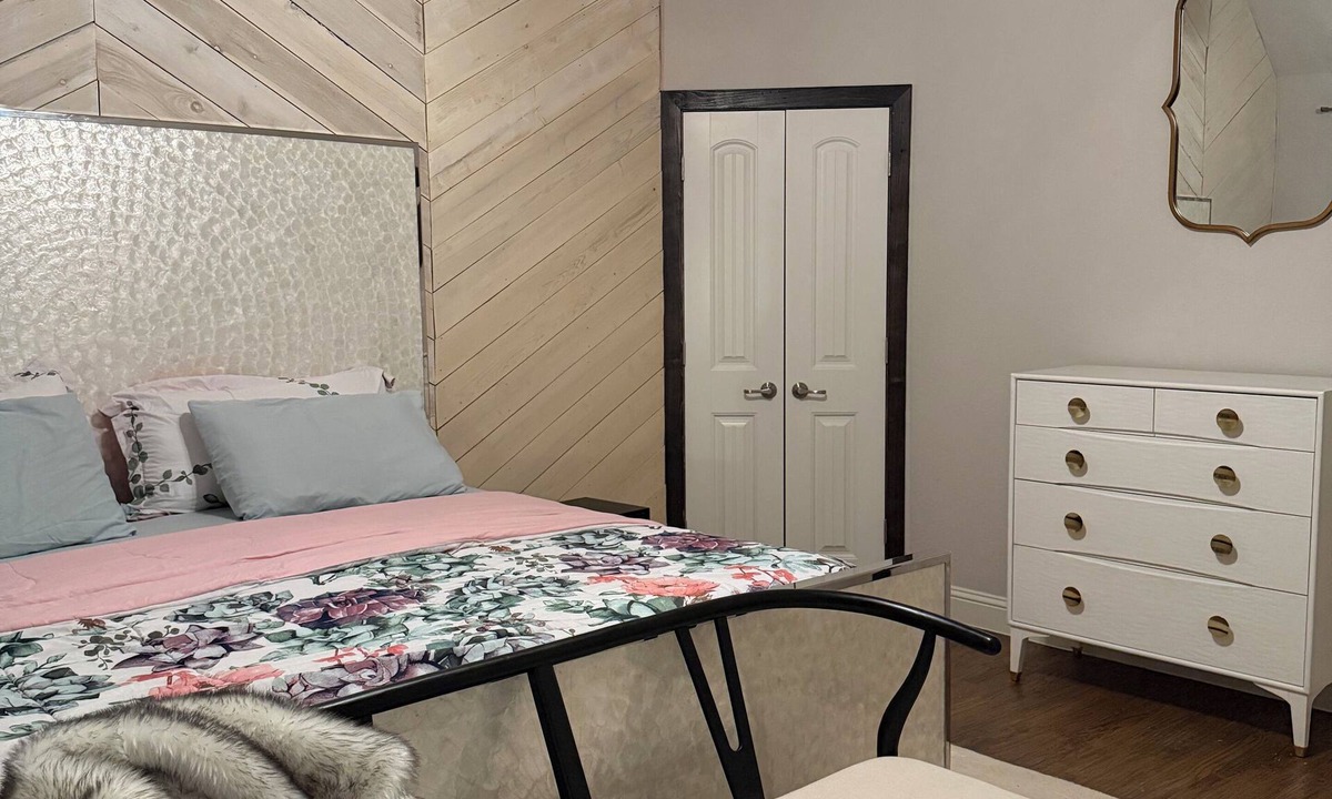 Aubrey House | Spacious 3BR Home w/Office & Backyard Vibes – Near Frisco.