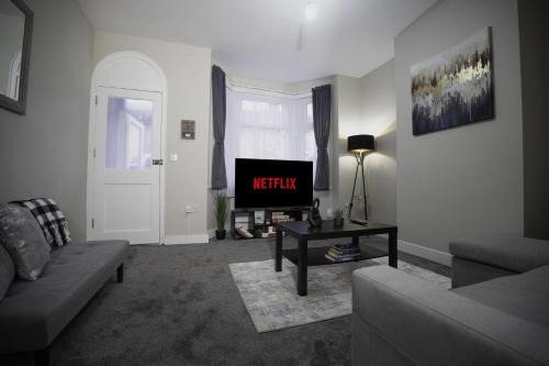 Wainscot Apartment | Spacious 3BR Home, WiFi, Free Parking