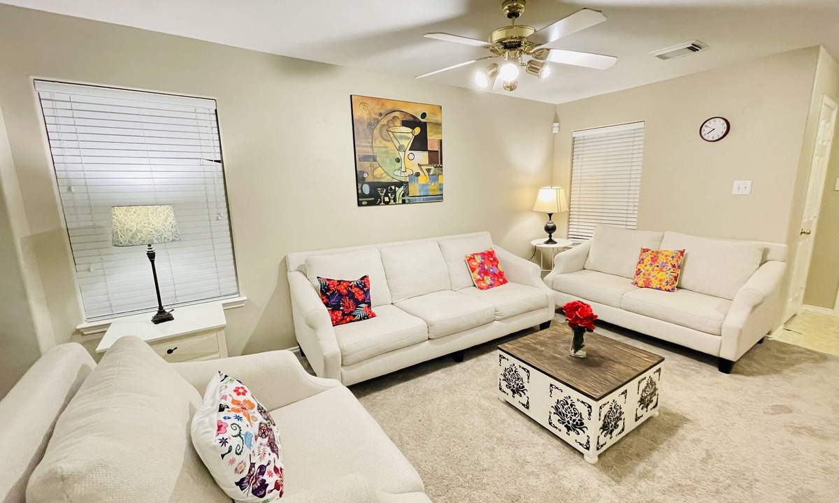 Rosenberg House | Spacious 3BR in Rosenberg | w/30-Day Discounts! 45 mins from FIFA stadiumn