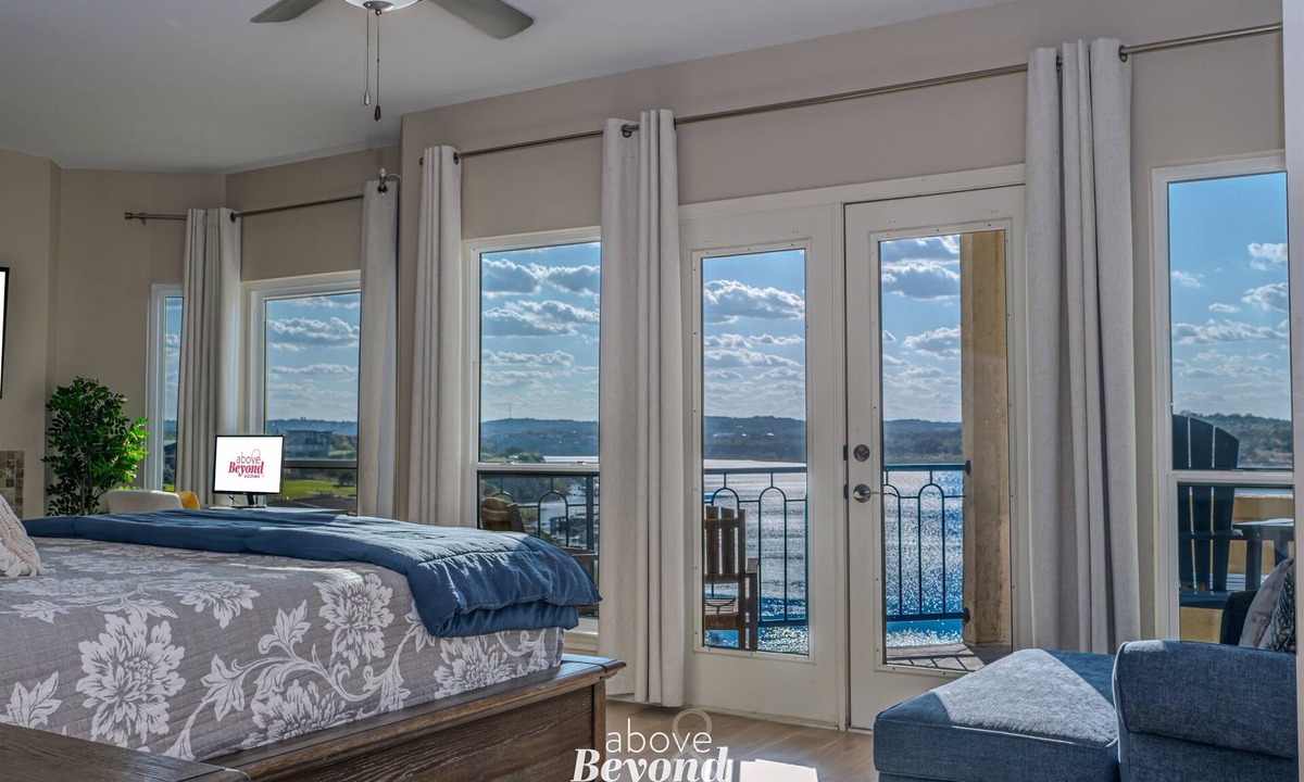 Highland Lake Estates Condo | Spacious 3BR Lakefront Sunset Condo w/Restaurant