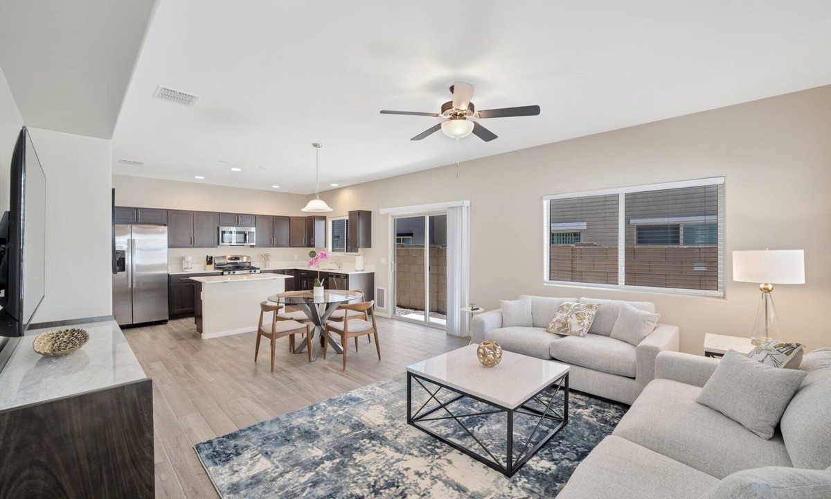 Casas Adobes House | Spacious 3BR/Loft house in marvelous Northwest Tucson with 2 car garage