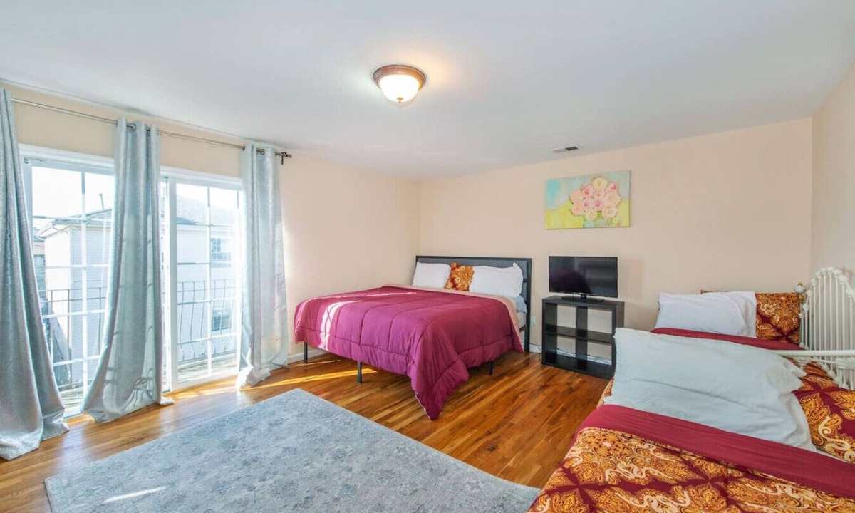 Ironbound District Apartment | ♥ Spacious 3BR Newark Retreat Near NYC, EWR & Free Parking