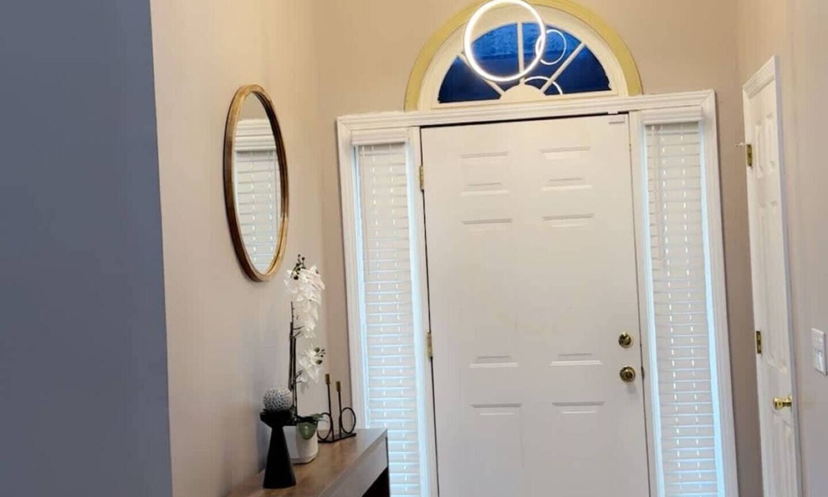 Macon House | Spacious 3BR North Macon Gem, High-Speed WiFi & Garage