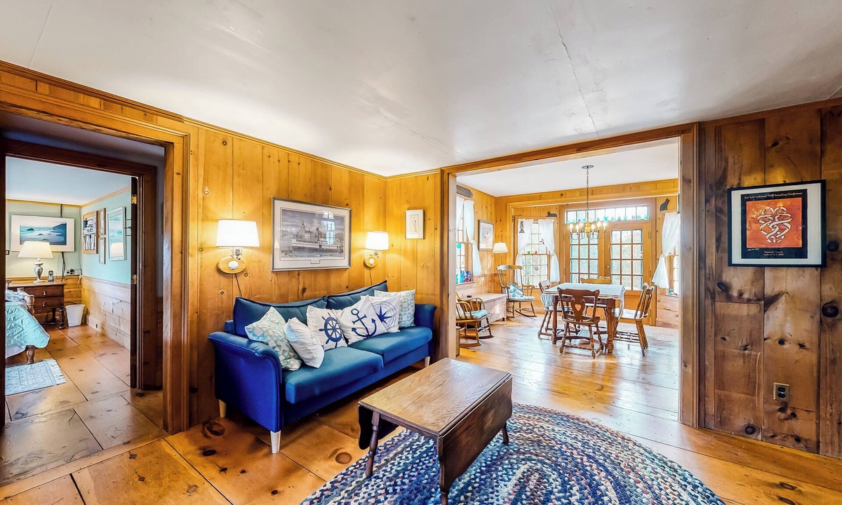 Madaket House | Spacious 3BR | Patio | Washer & Dryer