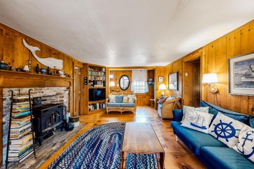 Madaket House | Spacious 3BR | Patio | Washer and Dryer