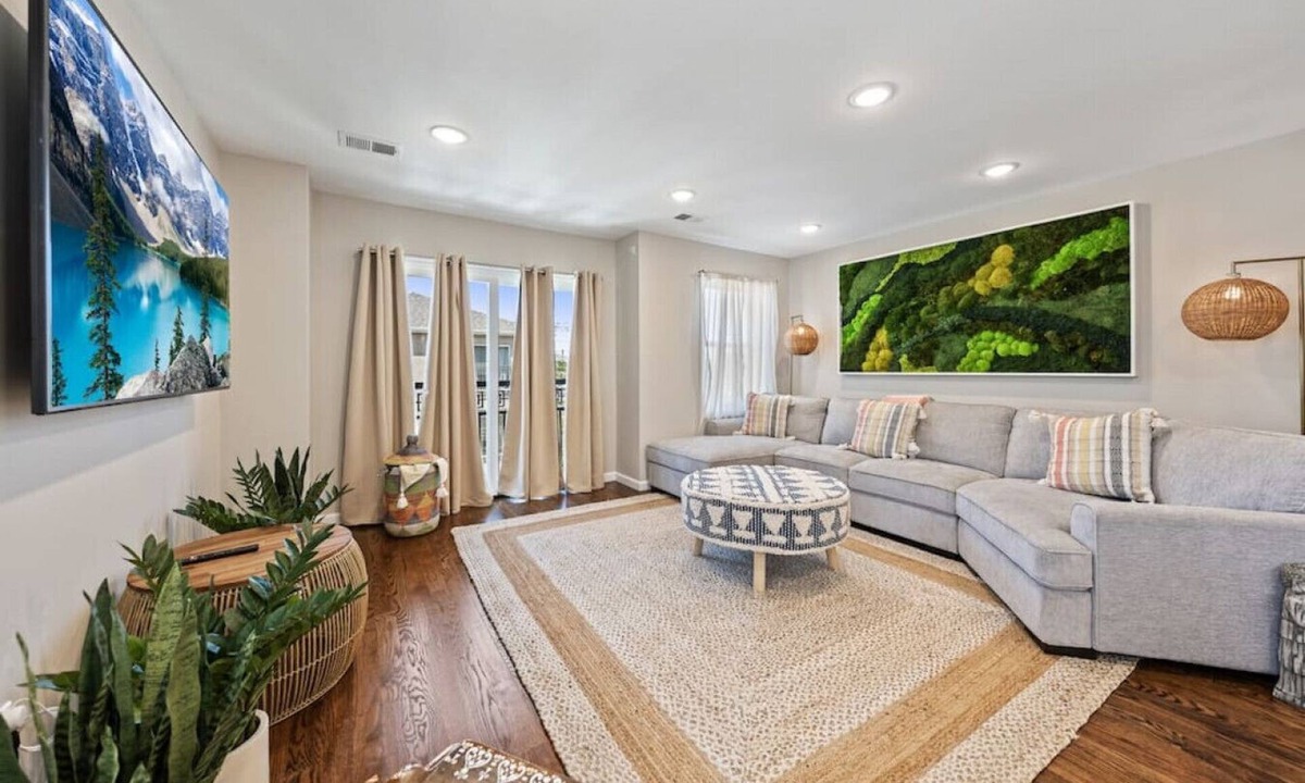 Newark Villa | Spacious 3BR Top-Floor Retreat that Sleeps 8 | Near NYC + EWR