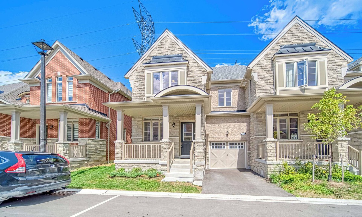 Ajax House | Spacious 3BR Townhome | Near Thermea Spa & Casino | Free Parking | Fast WiFi