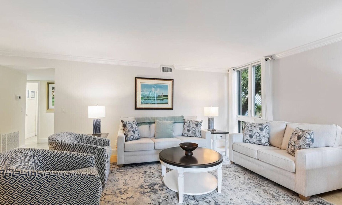 Harbour Town Villa | Spacious 3BR Retreat in Harbour Town | Sleeps 6