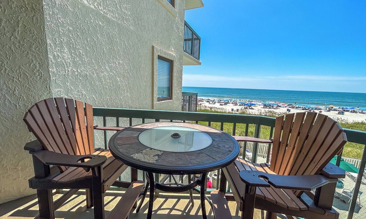 Ocean Drive Condo | Spacious 4 Bedroom Oceanfront. Family fun