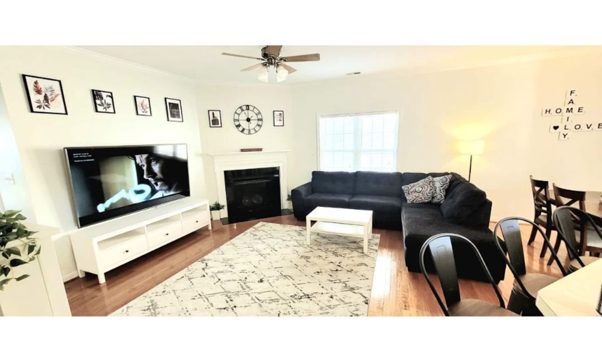 Midlothian House | Spacious 4 bed/3 bath home with 2 car garage. Great neighborhood.