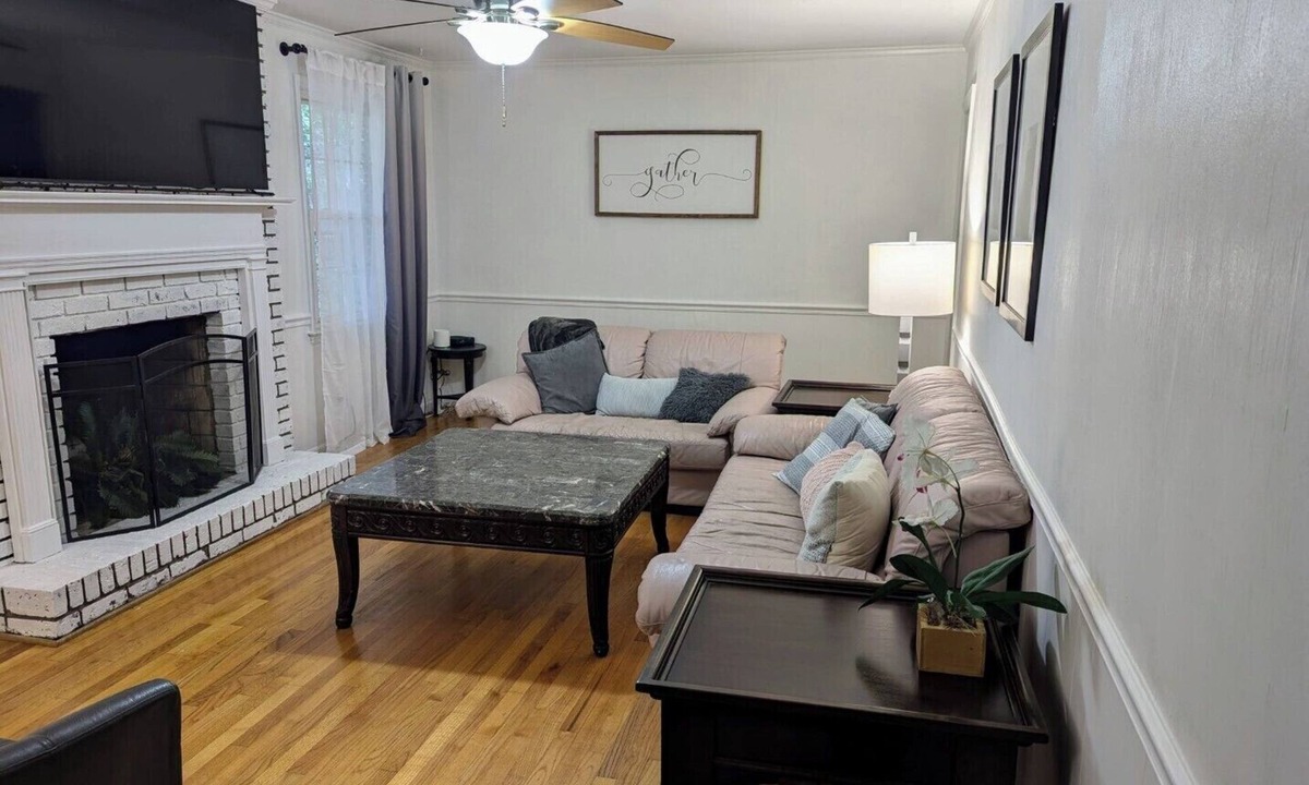 Columbia House | Spacious 4-bed home with king suites, near Riverbanks Zoo and downtown Columbia.