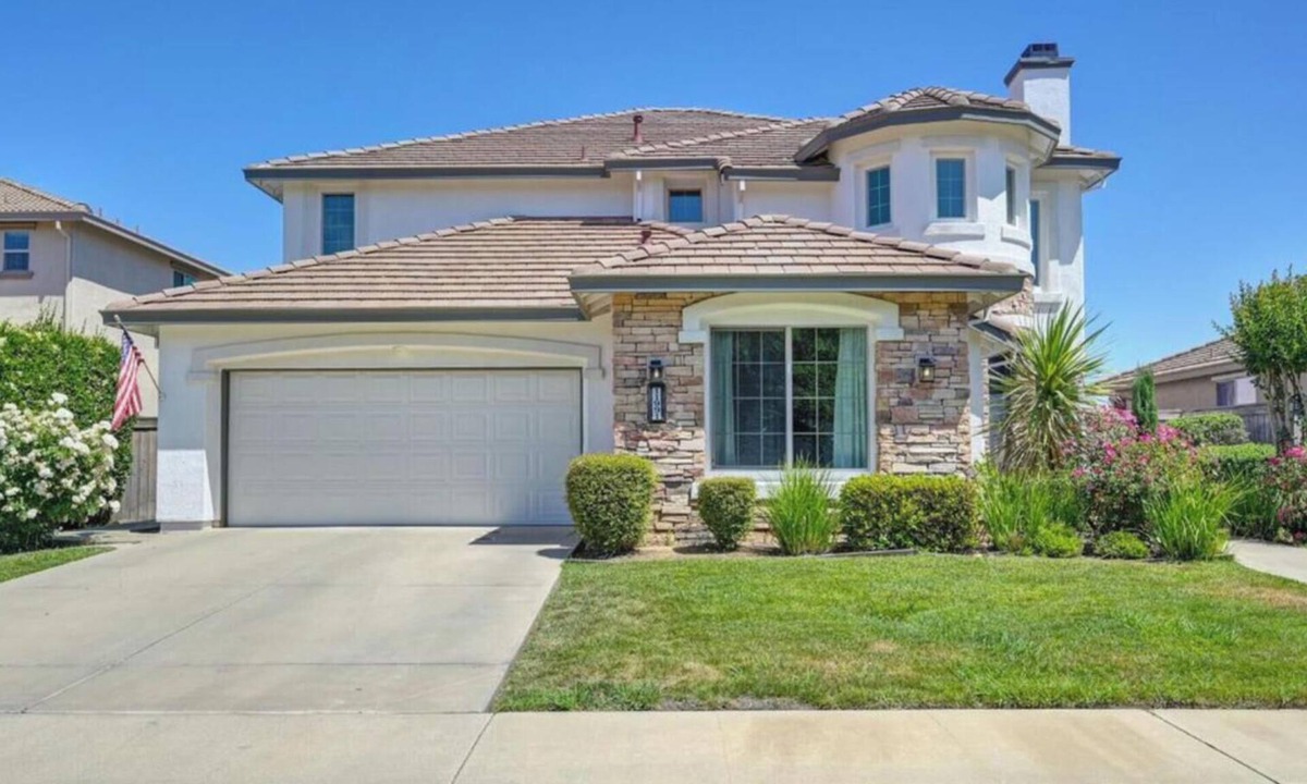 Rancho Cordova House | Spacious 4-bedroom house in lovely Rancho Cordova Anatolia-WiFi, clubhouse