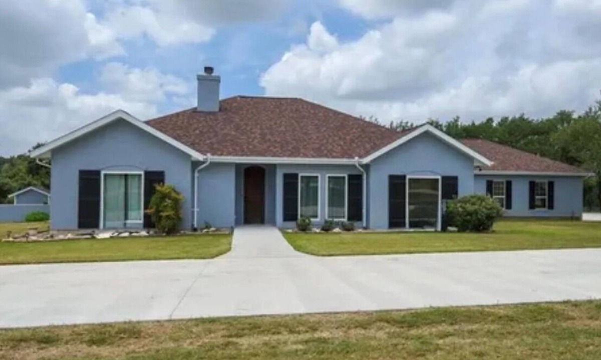 Spring Branch House | Spacious 4-bedroom estate in beautiful Spring Branch with AC and gym