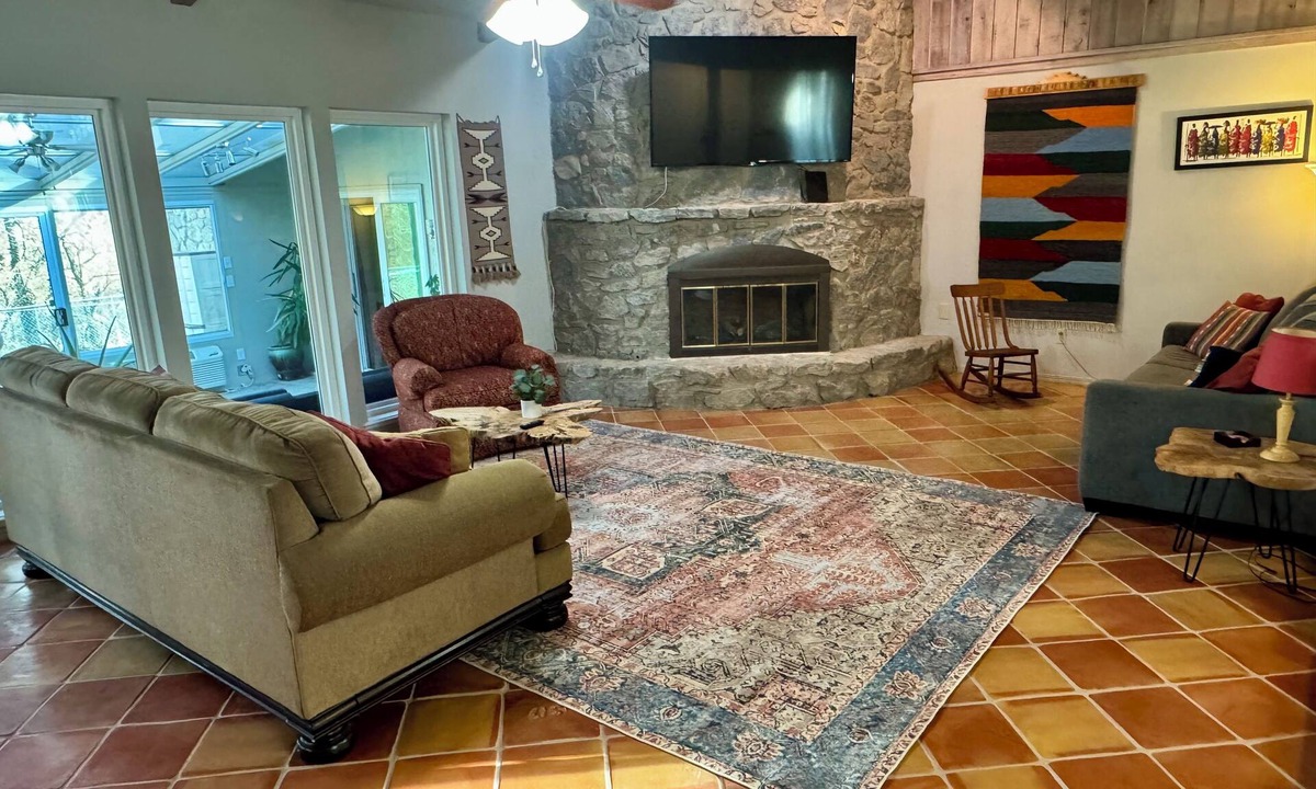 Edmond House | Spacious 4-bedroom, 2-1/2 bath, 2,700 sq ft, wooded one acre lot