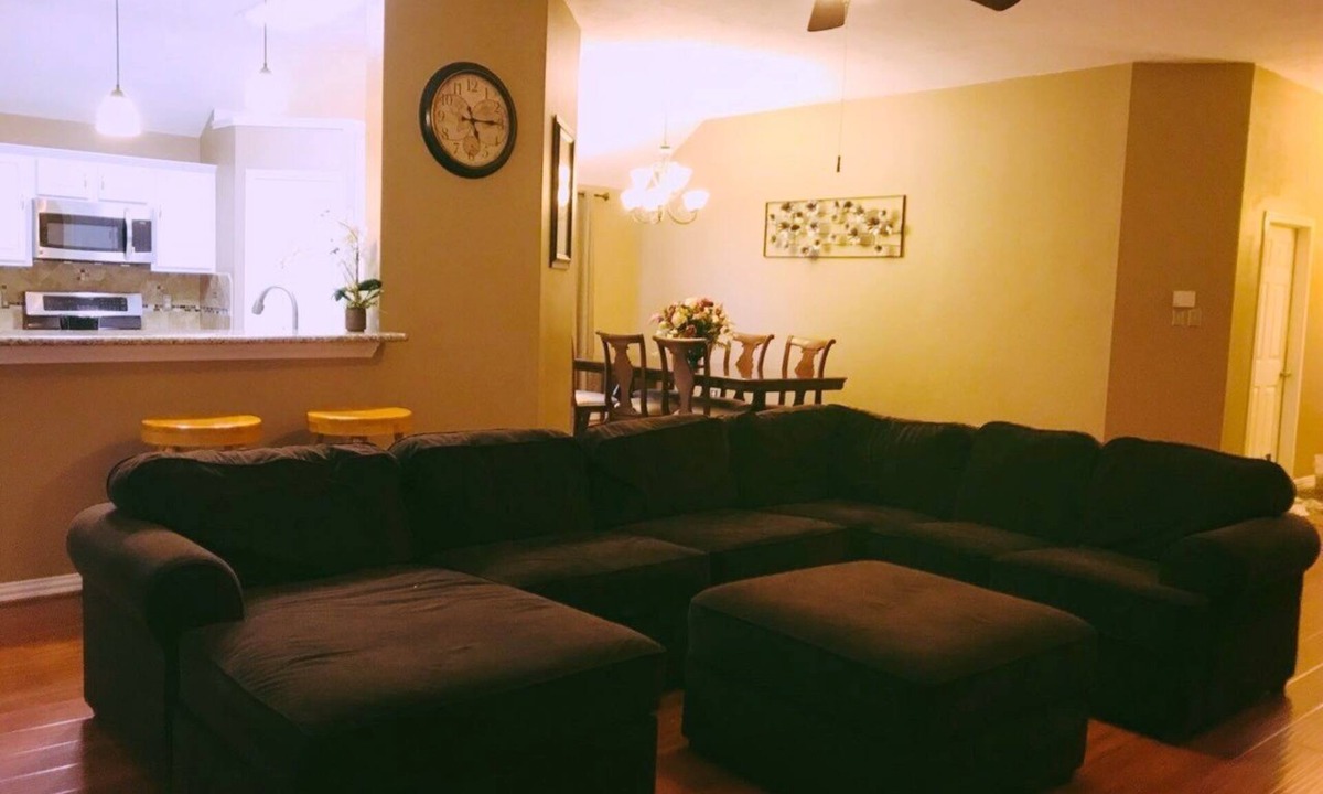 Barker House | Spacious 4 bedroom and cozy house for families