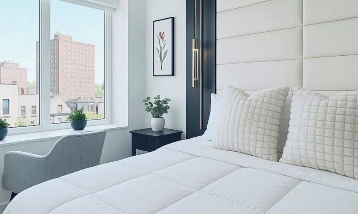 East Harlem Apartment | Spacious 4-bedroom apartment by Central Park North with fire place and gym