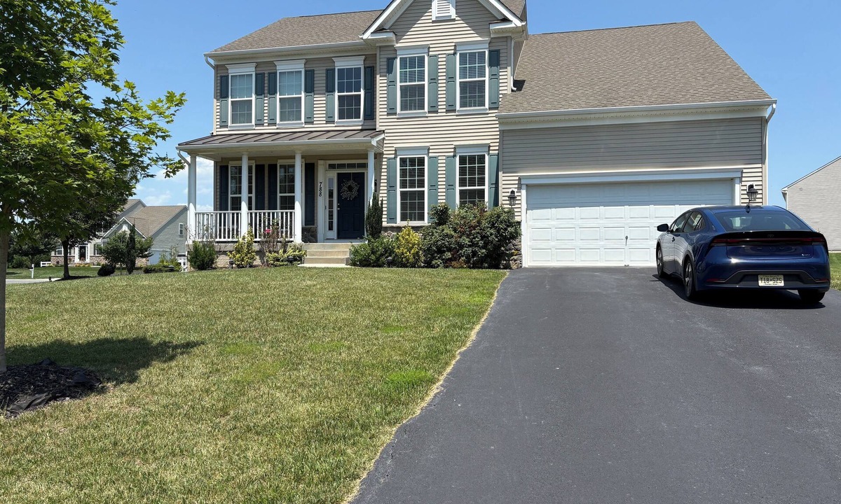 Middletown House | Spacious 4-bedroom house with backyard oasis