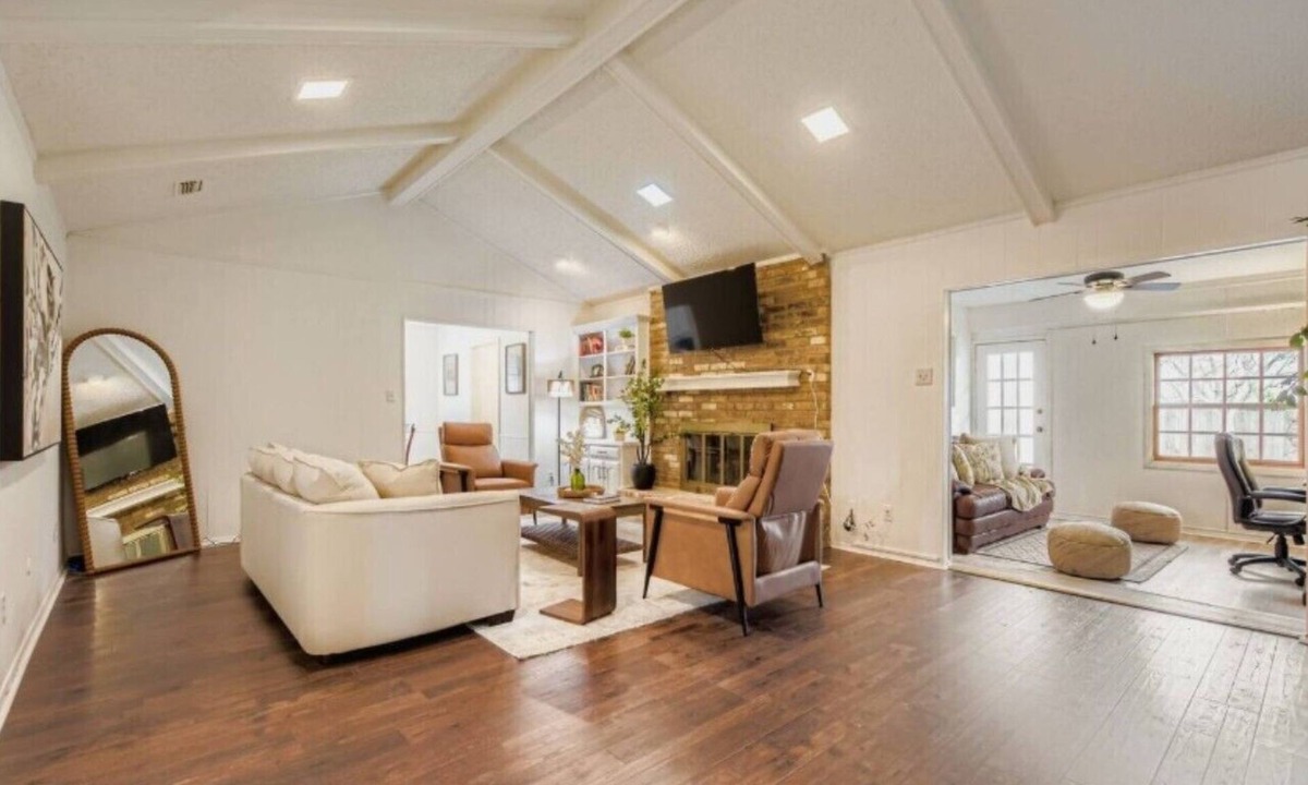 Richardson House | Spacious 4-Bedroom Home in Windsong, Richardson Pet-Friendly & Cozy