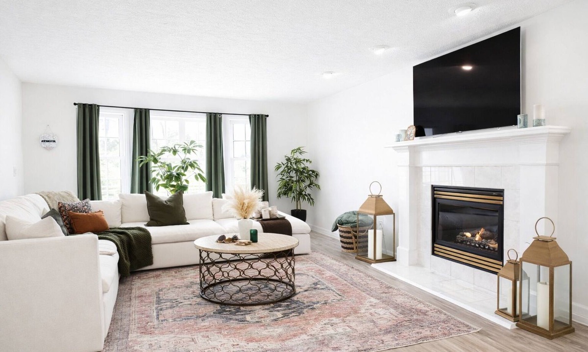 North Greece House | Spacious 4-bedroom house with Pool in Suburban Rochester