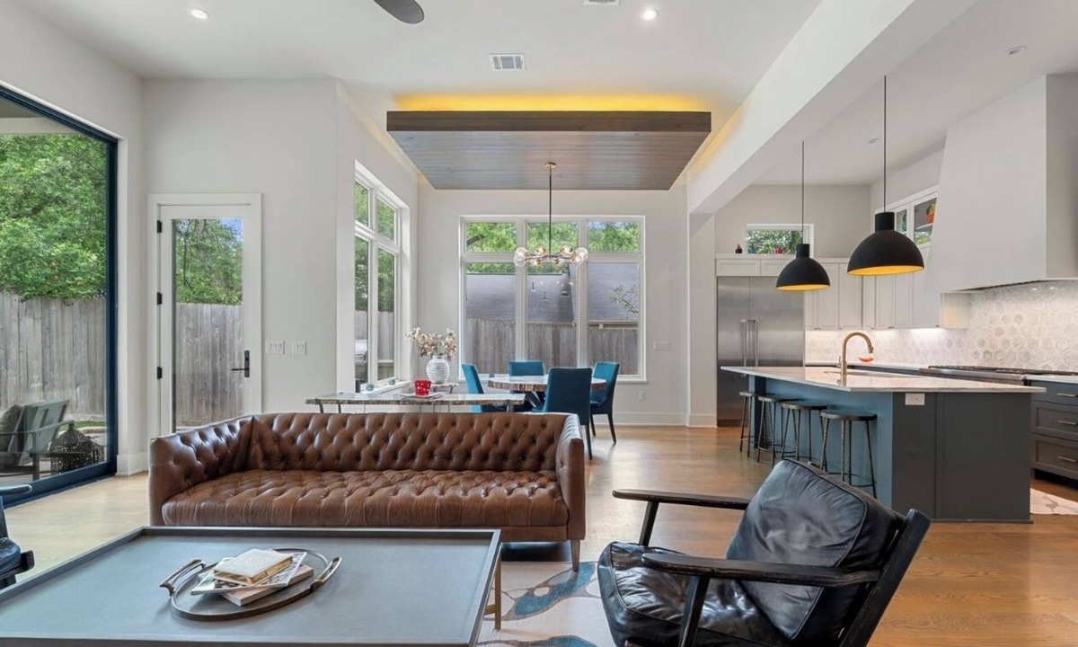 Tarrytown House | Spacious 4 bedroom Home in Most Desirable Austin Neighborhood