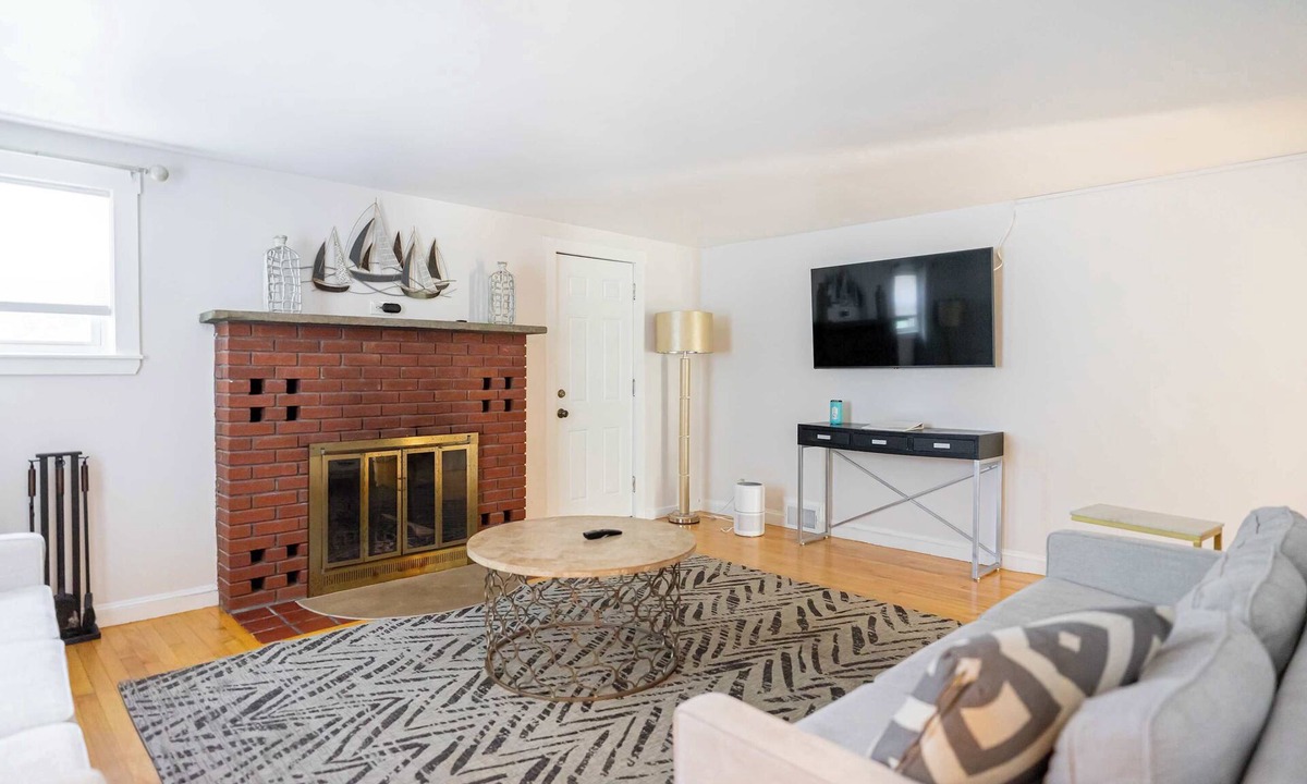 Wayland House | Spacious 4 bedroom home with large yard