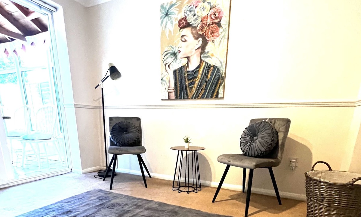 Ipswich House | Spacious 4 Bedroom House with Parking