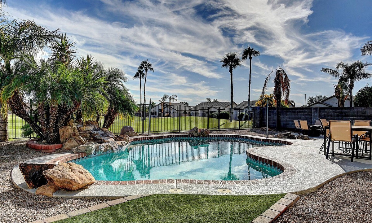 Greenfield Lakes House | Spacious 4-bedroom house in marvelous Gilbert!