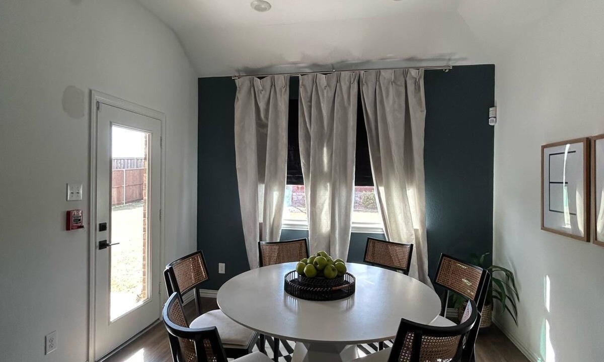 Melissa House | Spacious 4-bedroom house in charming Melissa with AC, and wheelchair accessible
