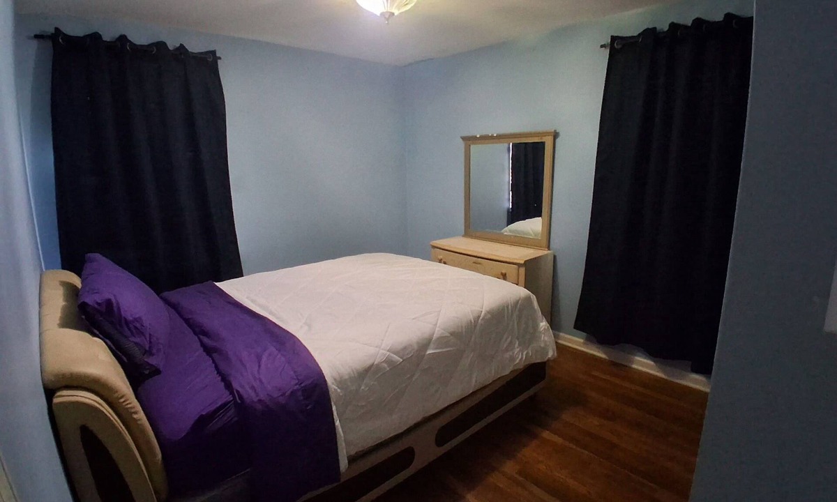 Ellendale House | Spacious 4-bedroom house in serene Memphis with AC