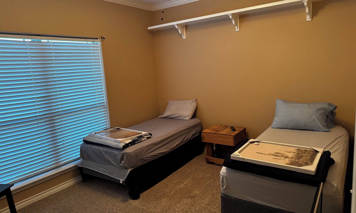 Midland House | Spacious 4-bedroom house in Midland with AC