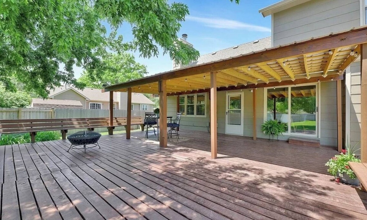 Wichita House | Spacious 4-bedroom house with WiFi and AC in nice Wichita