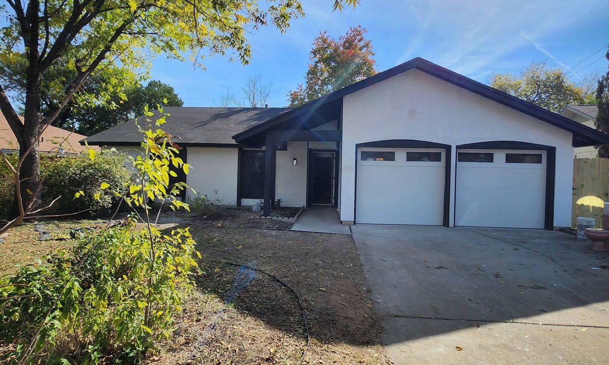McKinley Heights House | Spacious 4-bedroom house in adorable Austin minutes to UT and Downtown