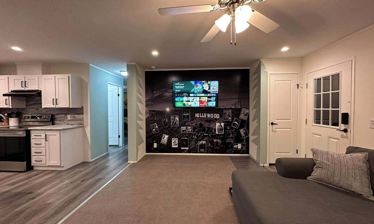Bangor House | Spacious 4-bedroom house in beautiful Bangor with AC, WiFi